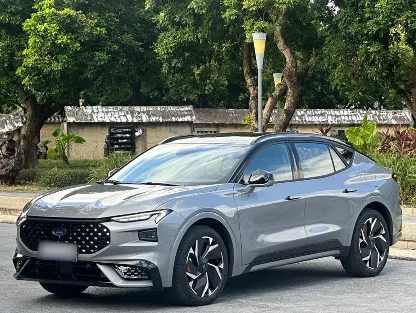 2024 Ford Mondeo 2.0T 288HP L4 E-CVT Hybrid