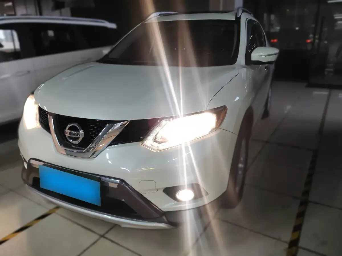 2014 Nissan X-Trail 2.0L 150HP L4 CVT