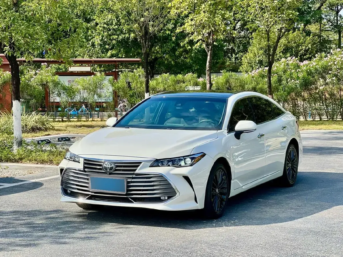 2019 Toyota Avalon 2.5L 209HP L4 8AT