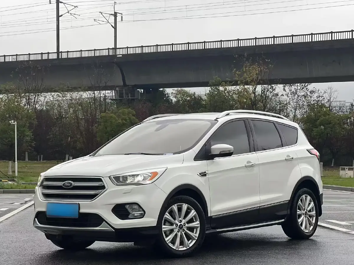 2017 Ford Kuga 2.0T 245HP L4 6AT