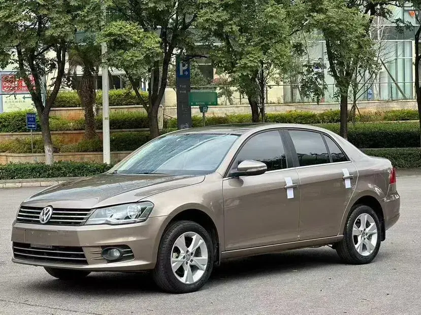 2014 Volkswagen Bora 1.6L 105HP L4 5MT