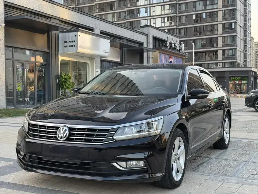 2013 Volkswagen Passat 1.8T 160HP L4 7DCT