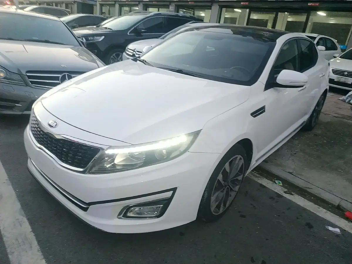 2014 Kia K5 2.0L 162HP L4 6AT