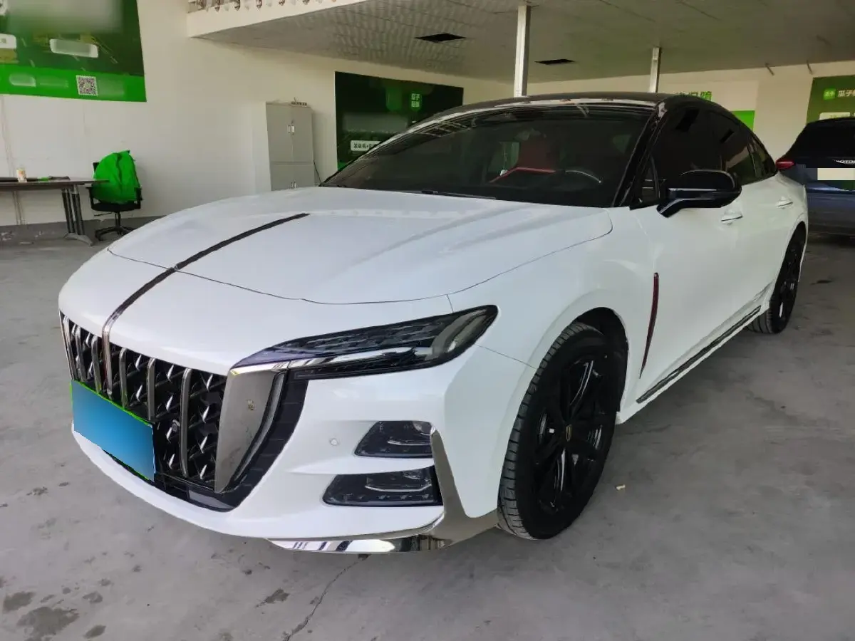 2023 HongQi H6 2.0T 252HP L4 8AT
