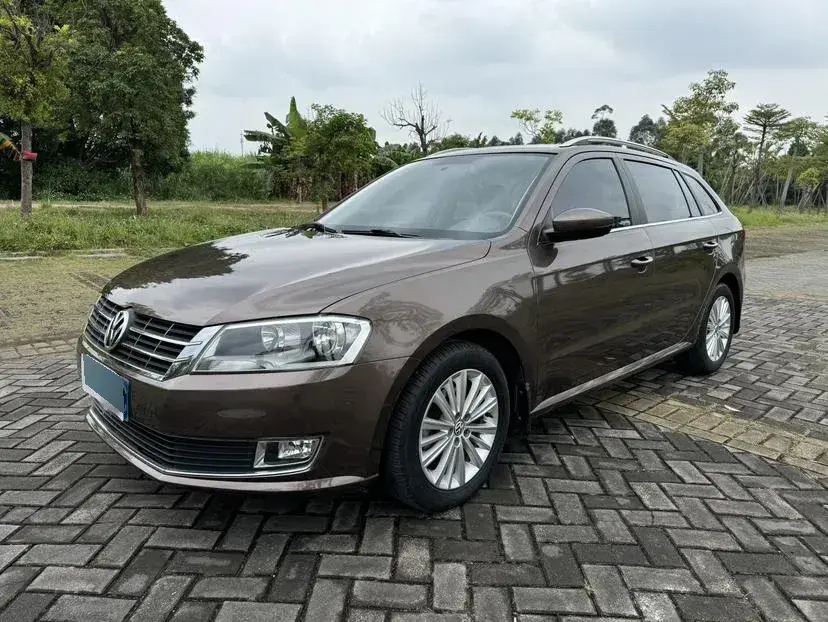 2013 Volkswagen Gran Lavida 1.6L 110HP L4 6AT