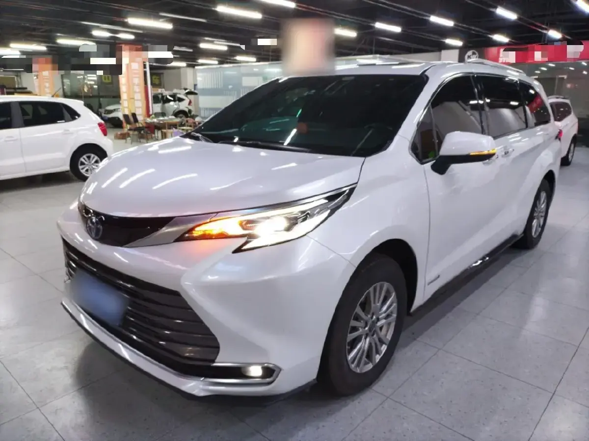 2021 Toyota Sienna 2.5L 192HP L4 E-CVT Hybrid