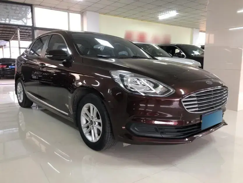 2019 Ford Escort 1.5L 122HP L3 6AT