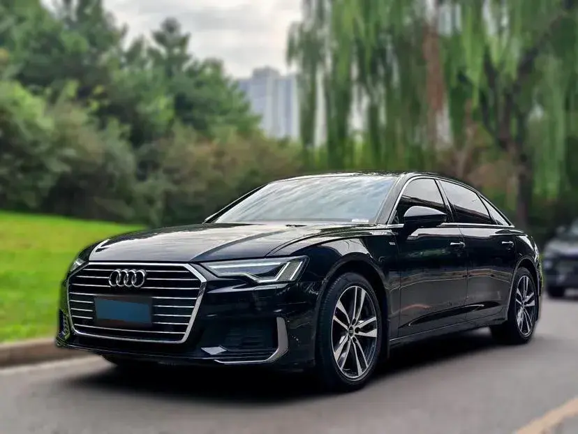 2022 Audi A6L 2.0T 190HP L4 7DCT