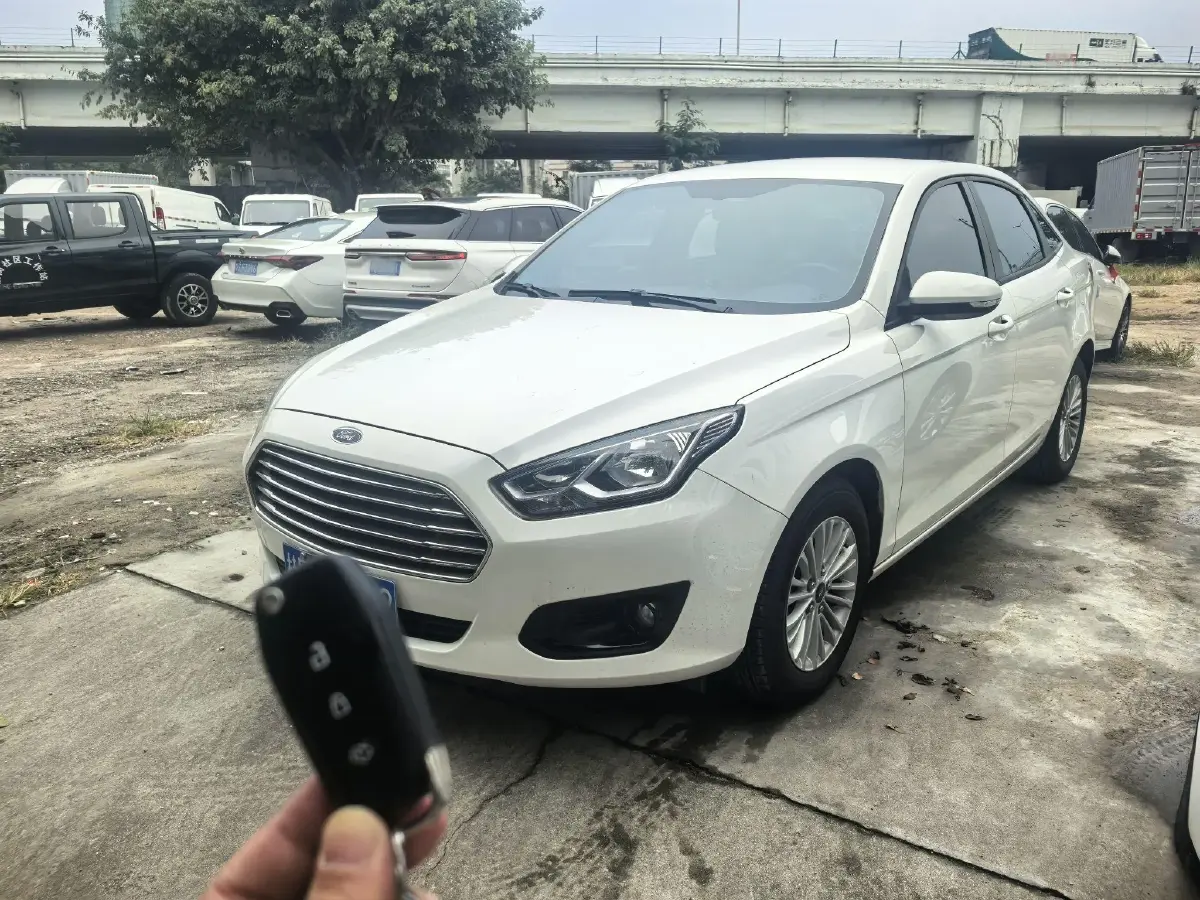 2017 Ford Escort 1.5L 113HP L4 6AT