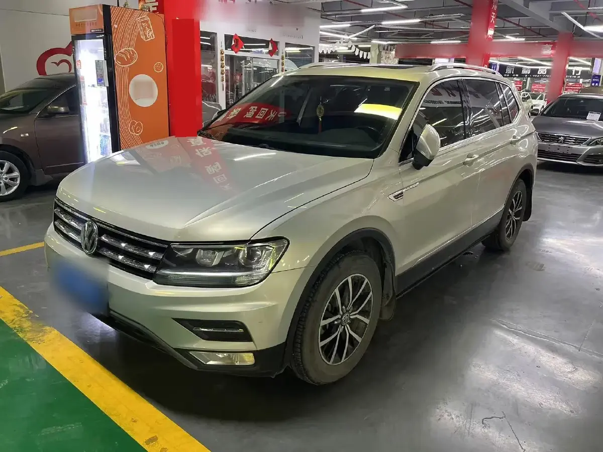 2017 Volkswagen Tiguan L 1.8T 180HP L4 7DCT