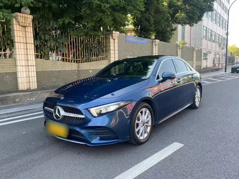 2019 Mercedes-Benz A Class 1.3T 163HP L4 7DCT