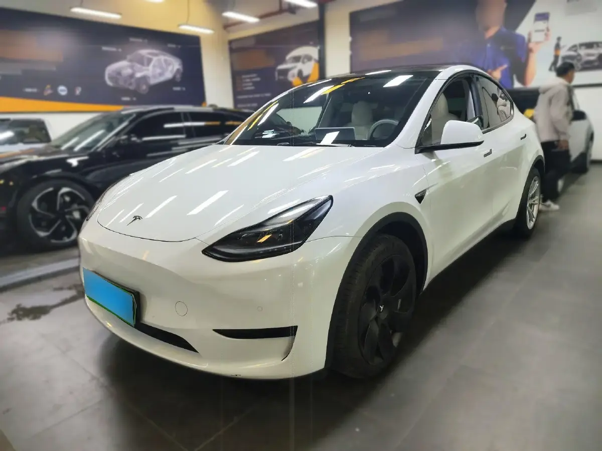 2022 Tesla Model Y BEV 60KWH