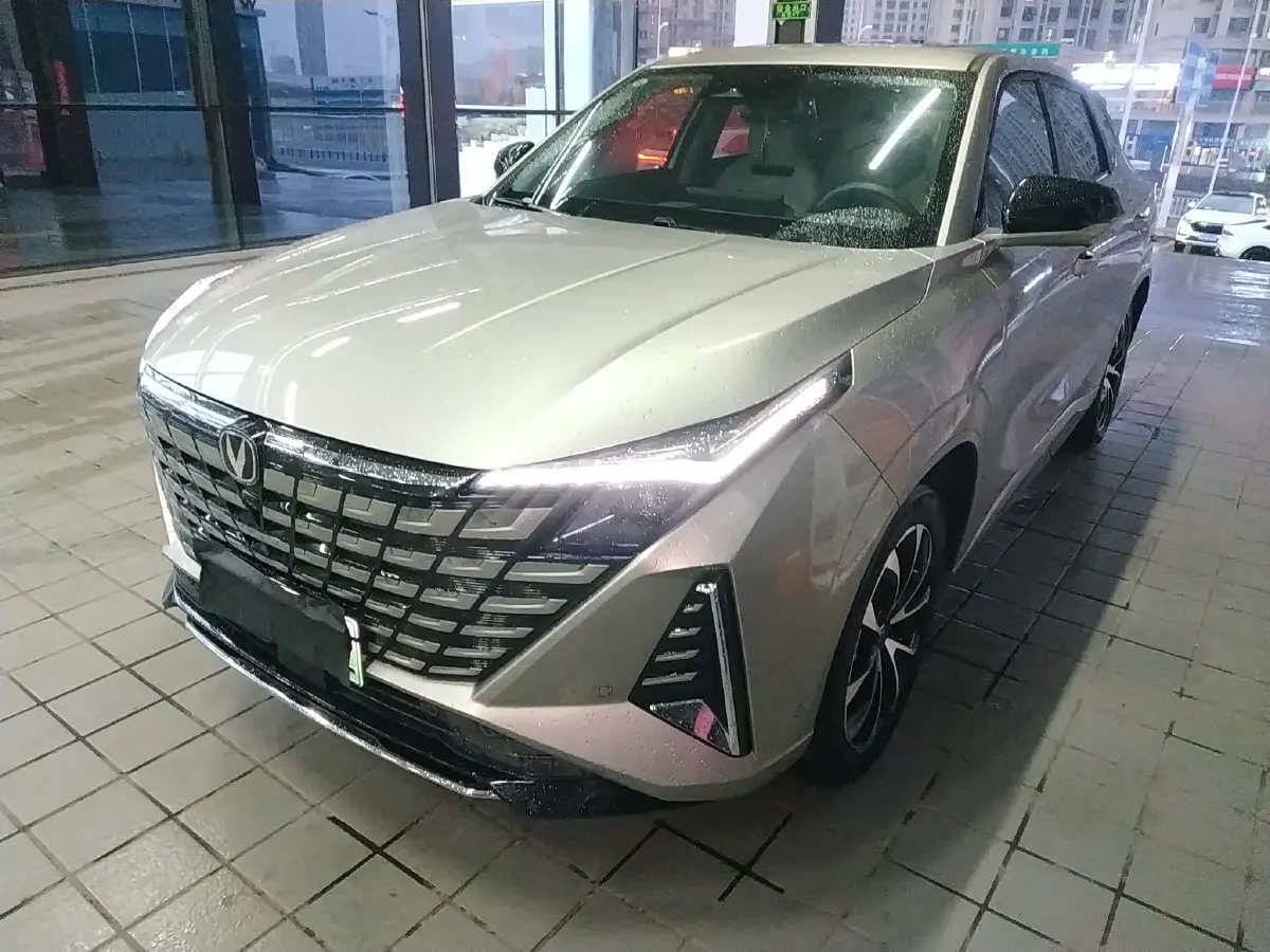 2024 ChangAn UNI-Z 1.5L 98HP L4 E-CVT PHEV 18.4KWH