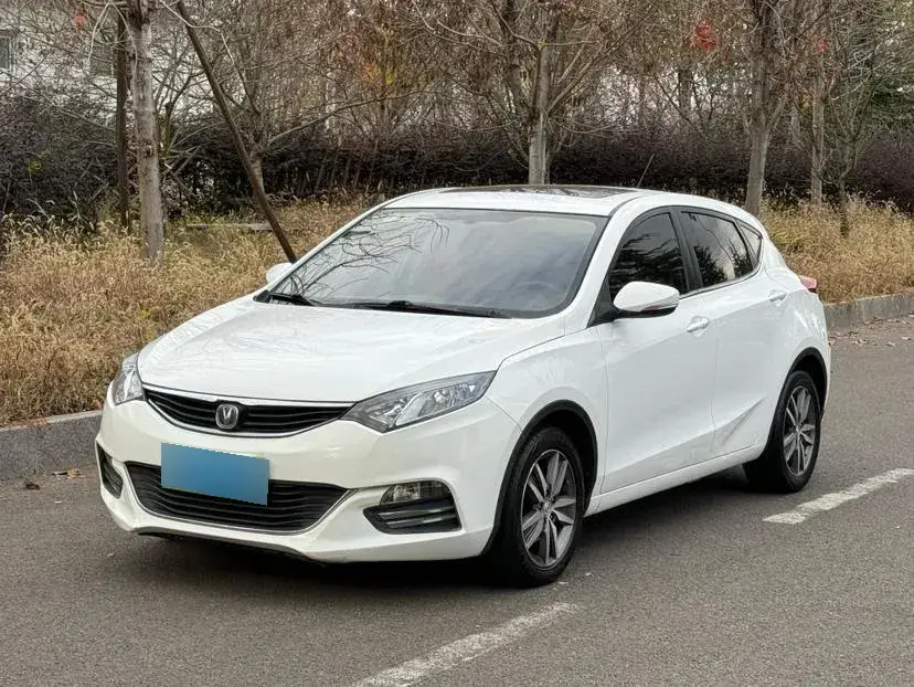 2015 ChangAn Eado XT 1.6L 125HP L4 5MT