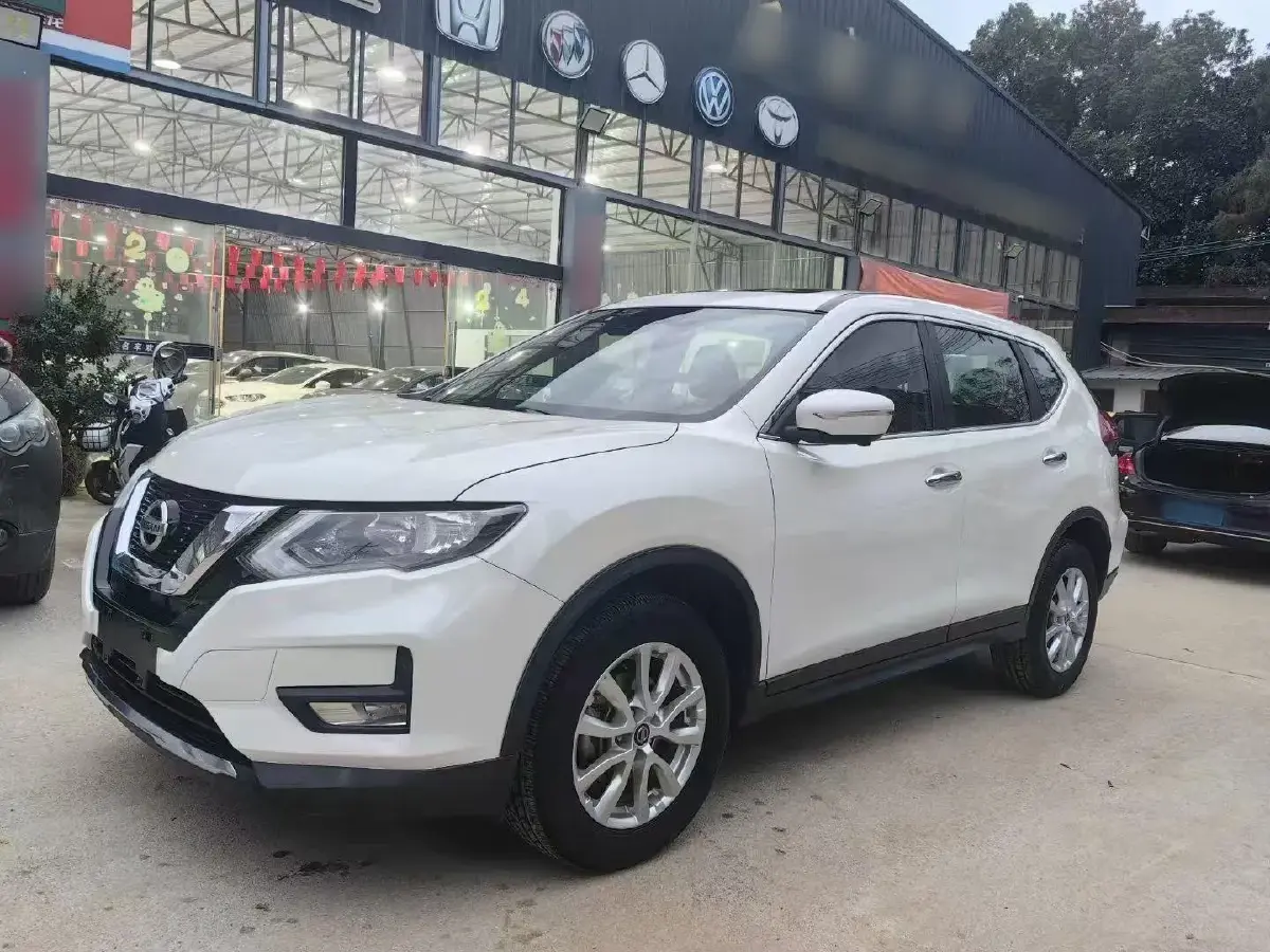 2017 Nissan X-Trail 2.0L 150HP L4 CVT