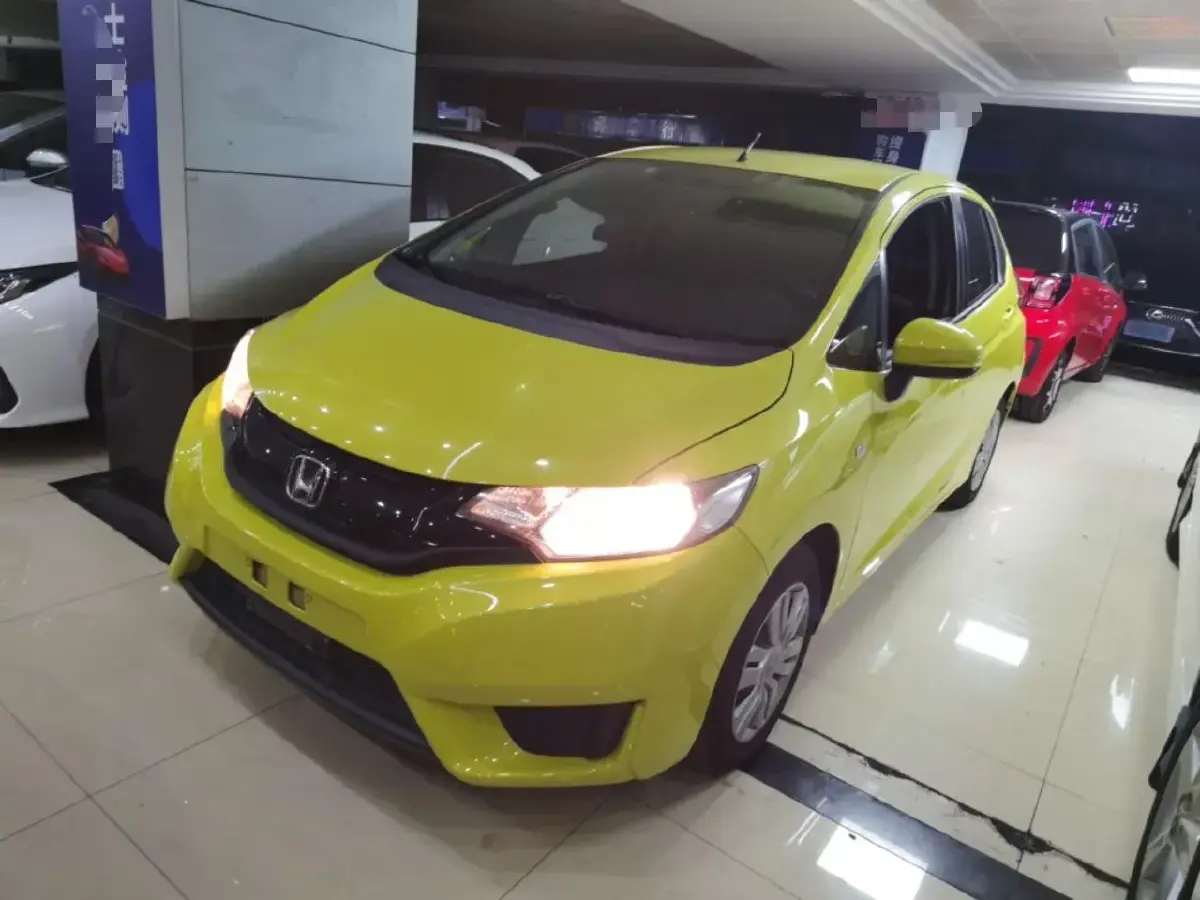 2014 Honda Fit 1.5L 131HP L4 CVT