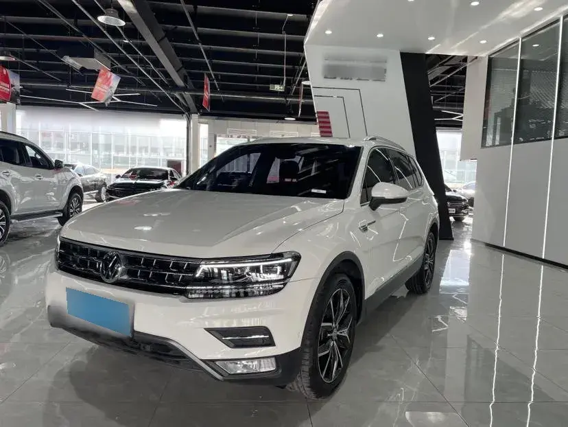 2018 Volkswagen Tiguan L 2.0T 186HP L4 7DCT