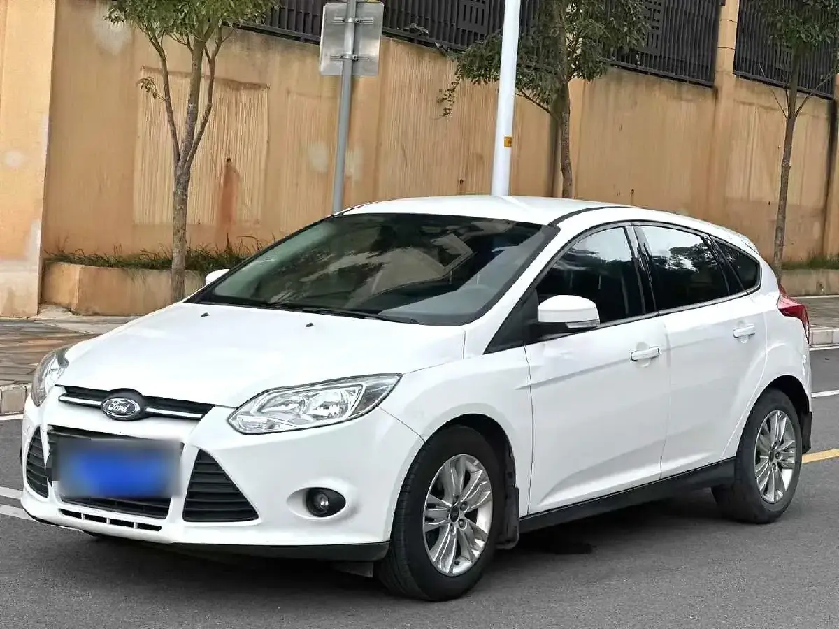 2012 Ford Focus 1.6L 125HP L4 6DCT