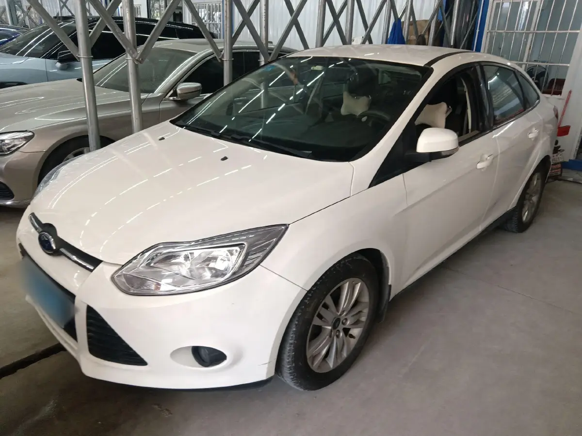 2012 Ford Focus 1.6L 125HP L4 6DCT