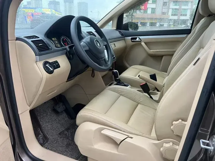 2011 Volkswagen Touran 1.4T 131HP L4 7DCT,autocango,china used car exporter,china ev exporter,chinese used car exporter,chinese used ev exporter