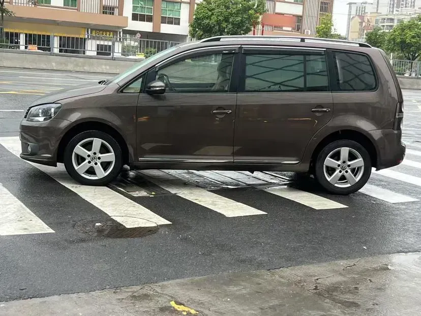 2011 Volkswagen Touran 1.4T 131HP L4 7DCT,autocango,china used car exporter,china ev exporter,chinese used car exporter,chinese used ev exporter