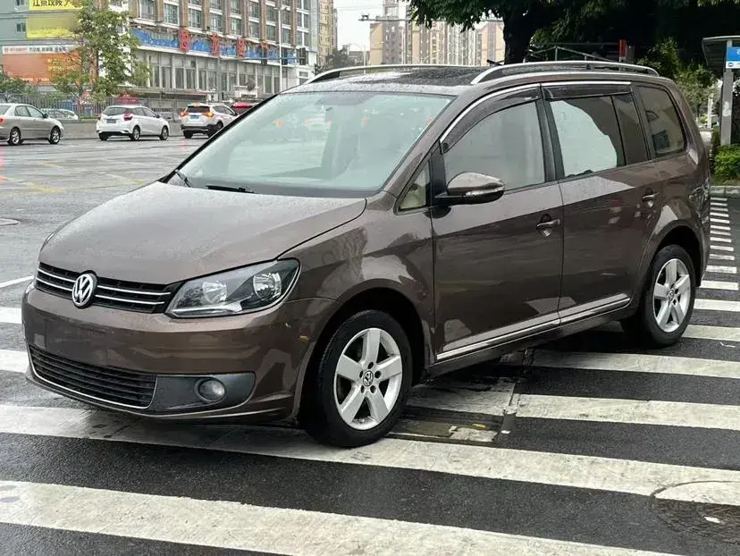 2011 Volkswagen Touran 1.4T 131HP L4 7DCT
