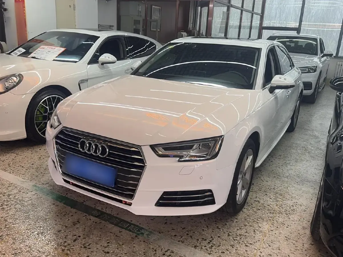 2017 Audi A4L 2.0T 190HP L4 7DCT