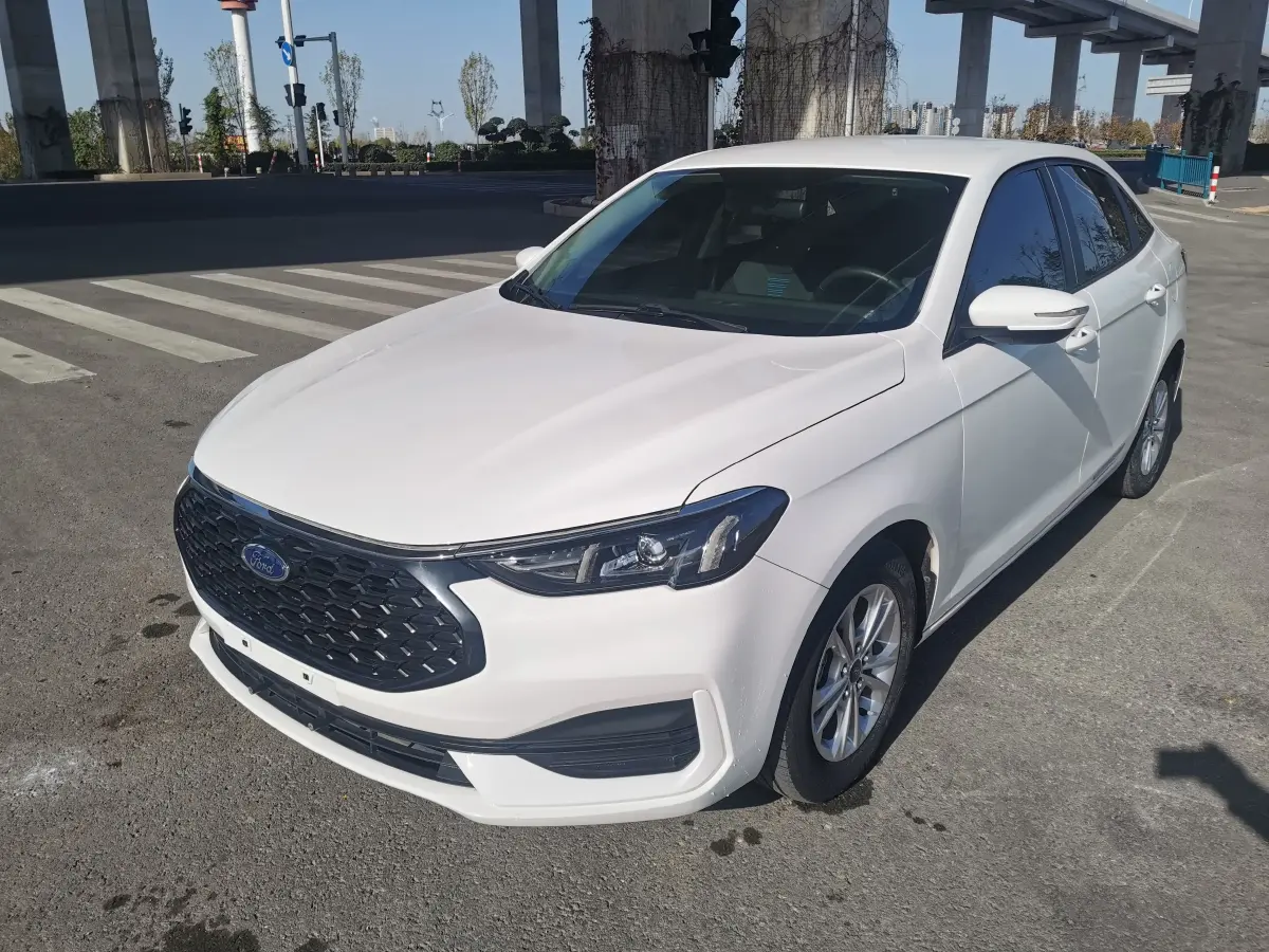 2021 Ford Escort 1.5L 122HP L3 6AT