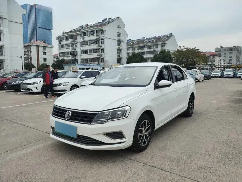 2017 Volkswagen Jetta 1.4L 90HP L4 5MT