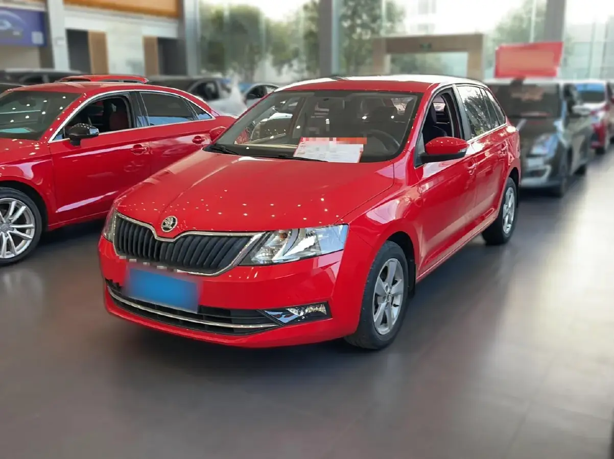 2018 Skoda Rapid Spaceback 1.6L 110HP L4 6AT