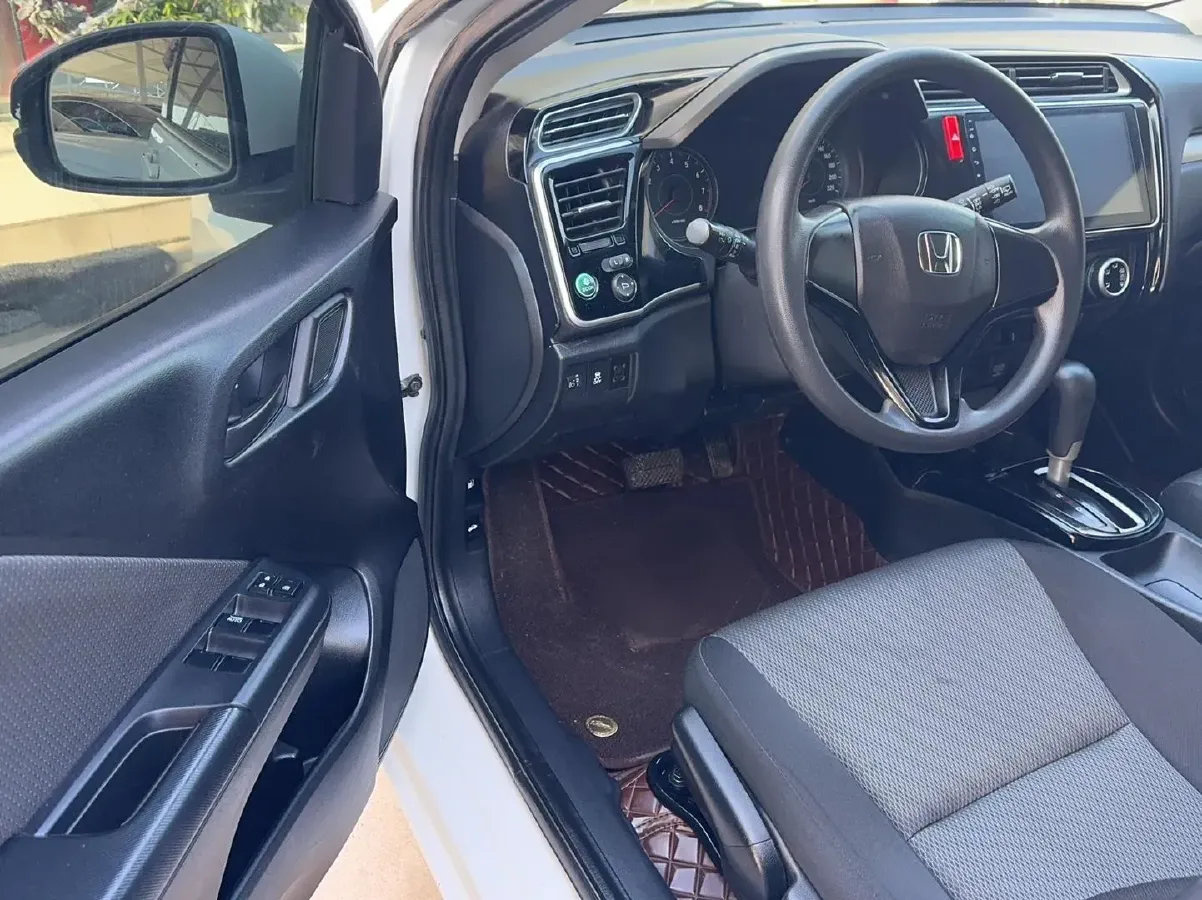 2017 Honda Gienia 1.5L 131HP L4 CVT,autocango,china used car exporter,china ev exporter,chinese used car exporter,chinese used ev exporter