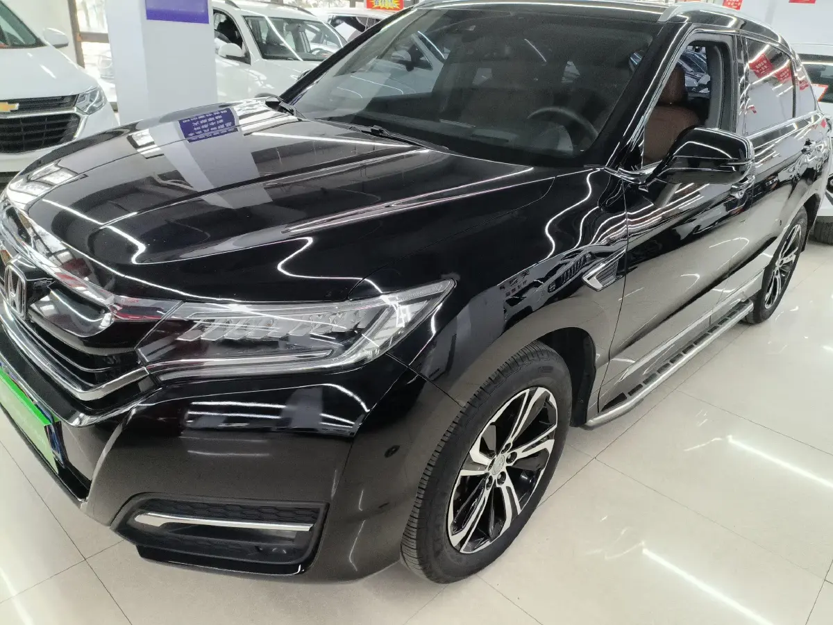 2017 Honda UR-V 2.0T 272HP L4 9AT