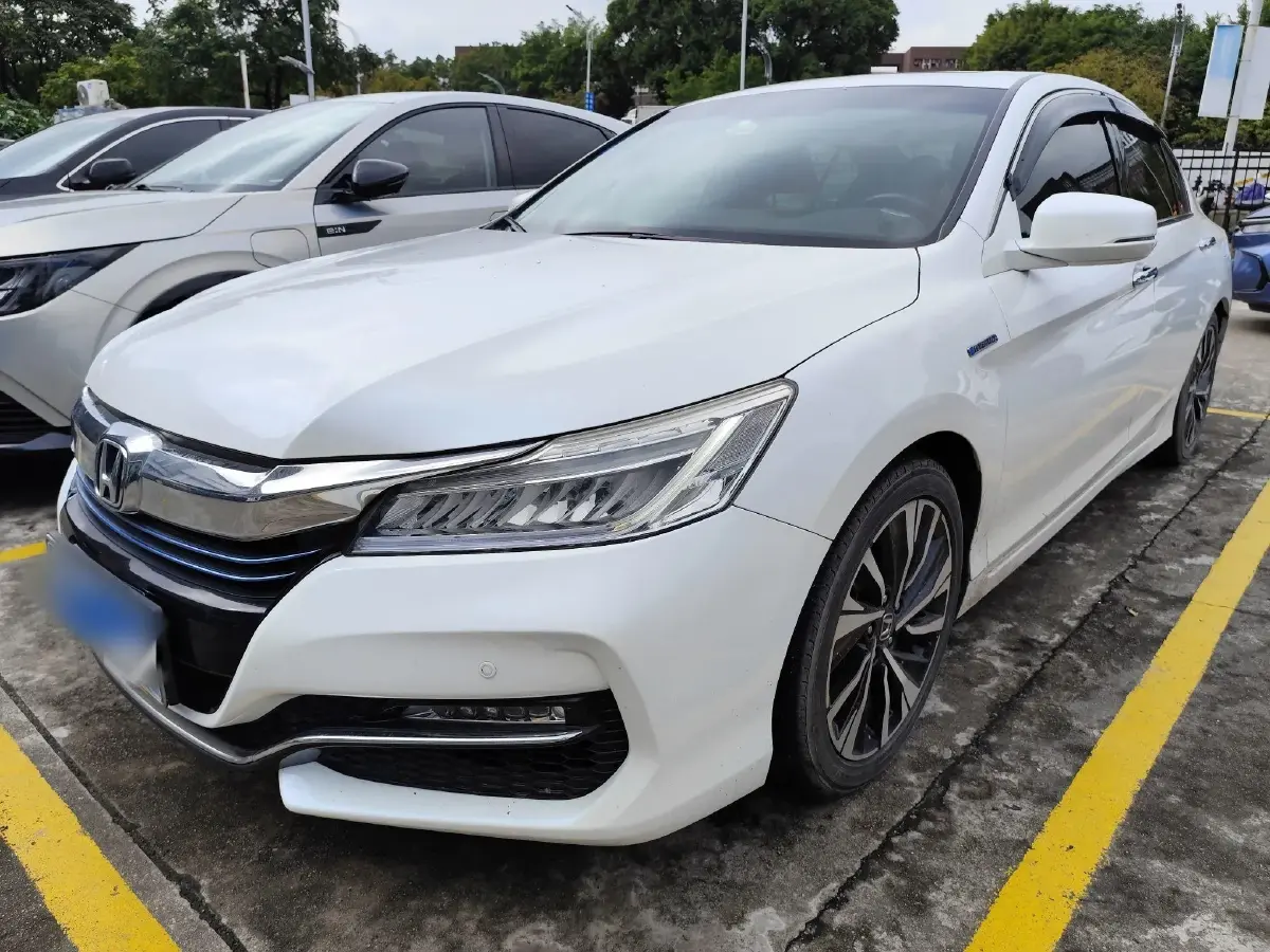 2016 Honda Accord 2.0L 146HP L4 E-CVT Hybrid