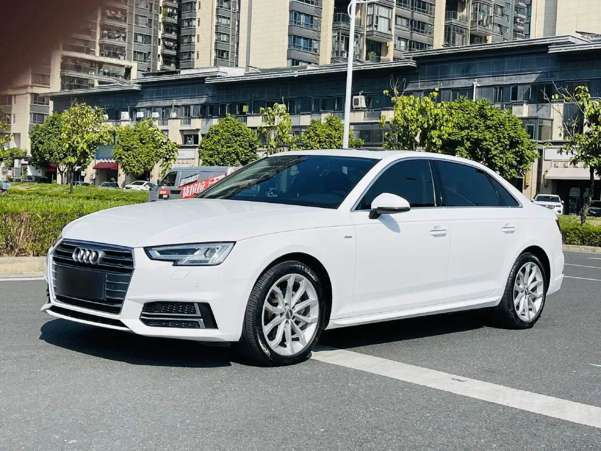 2018 Audi A4L 2.0T 190HP L4 7DCT