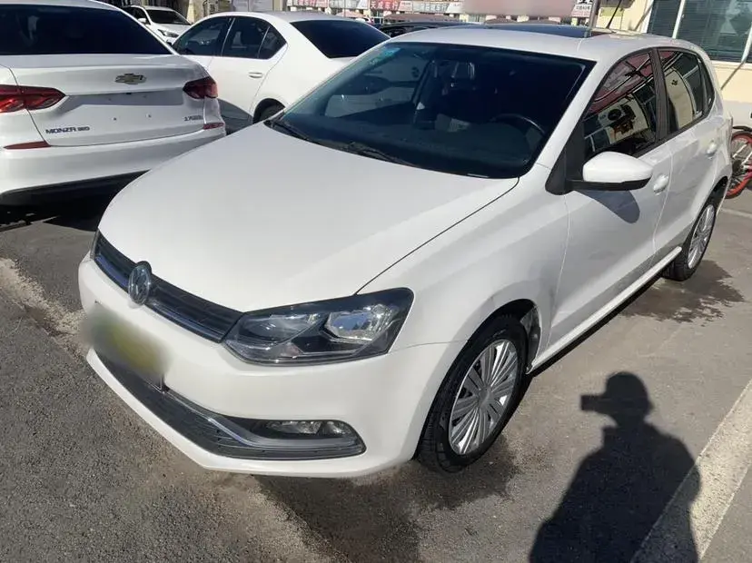 2016 Volkswagen Polo 1.6L 110HP L4 6AT