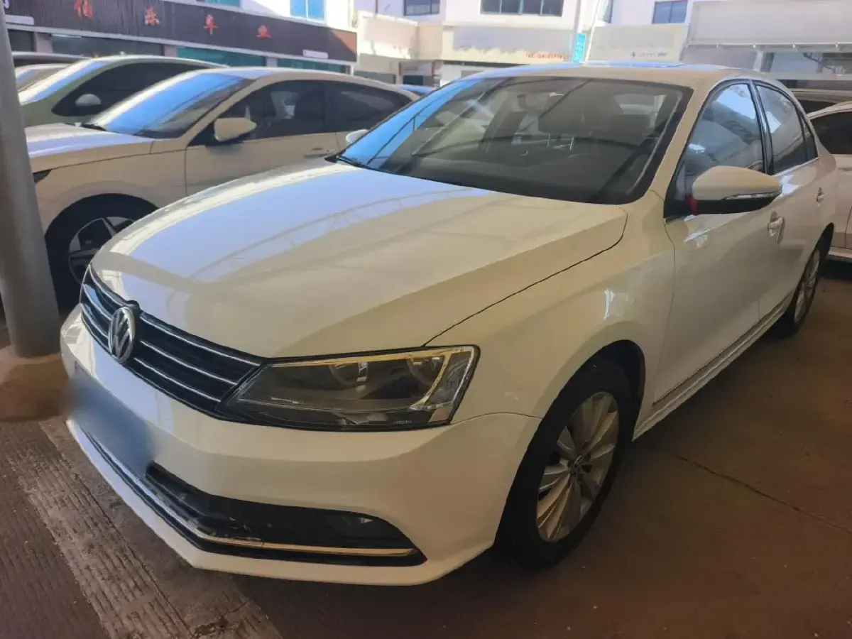 2015 Volkswagen Sagitar 1.6L 110HP L4 6AT