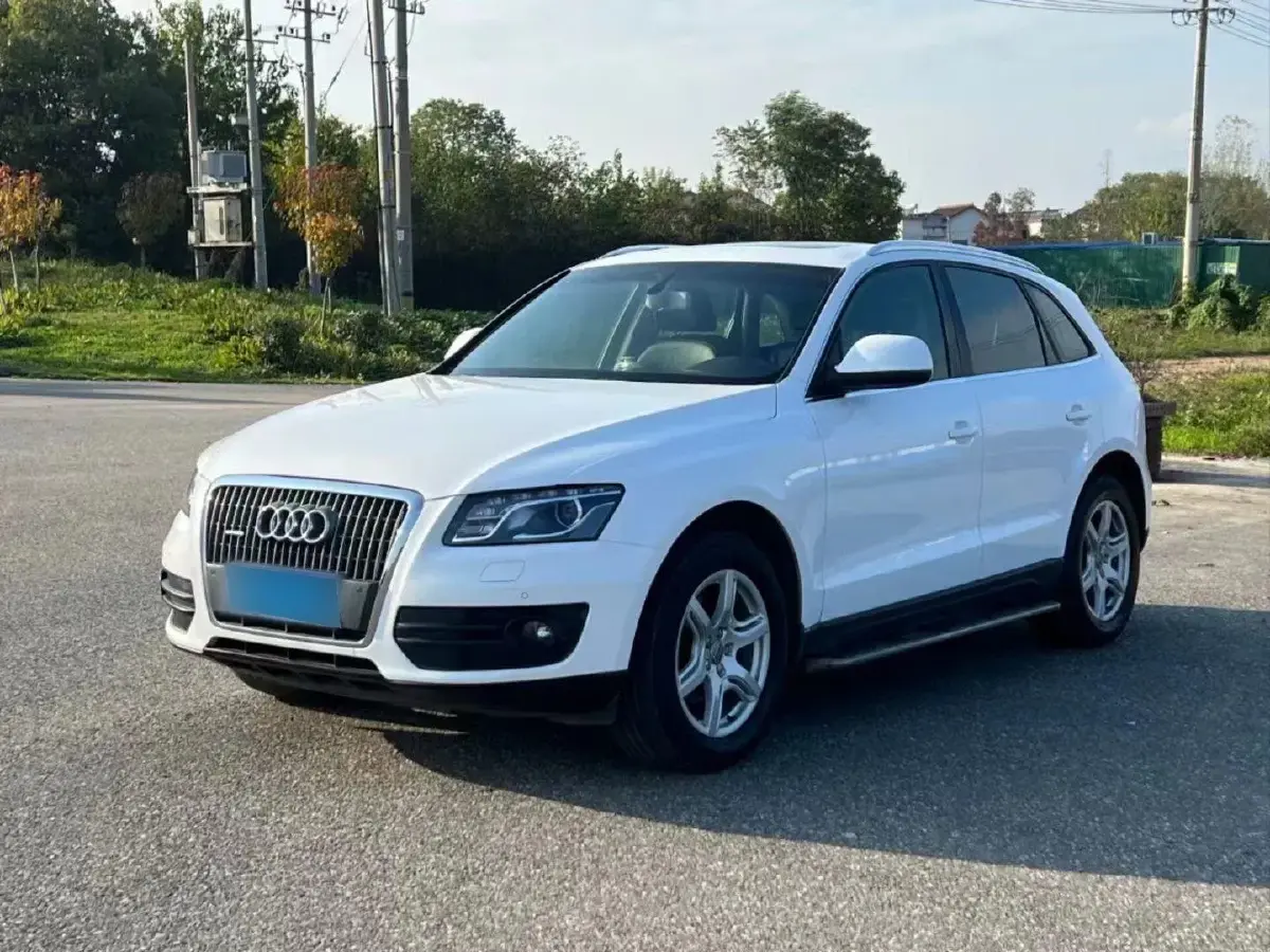 2012 Audi Q5 2.0T 211HP L4 8AT