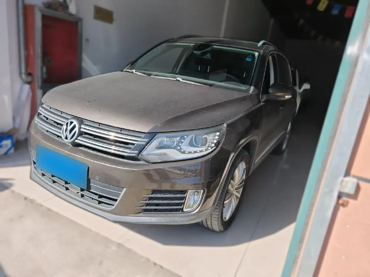 2013 Volkswagen Tiguan 2.0T 200HP L4 6AT