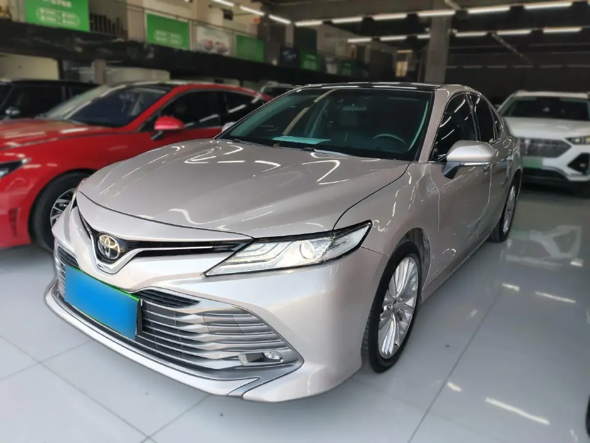 2019 Toyota Camry 2.5L 209HP L4 8AT
