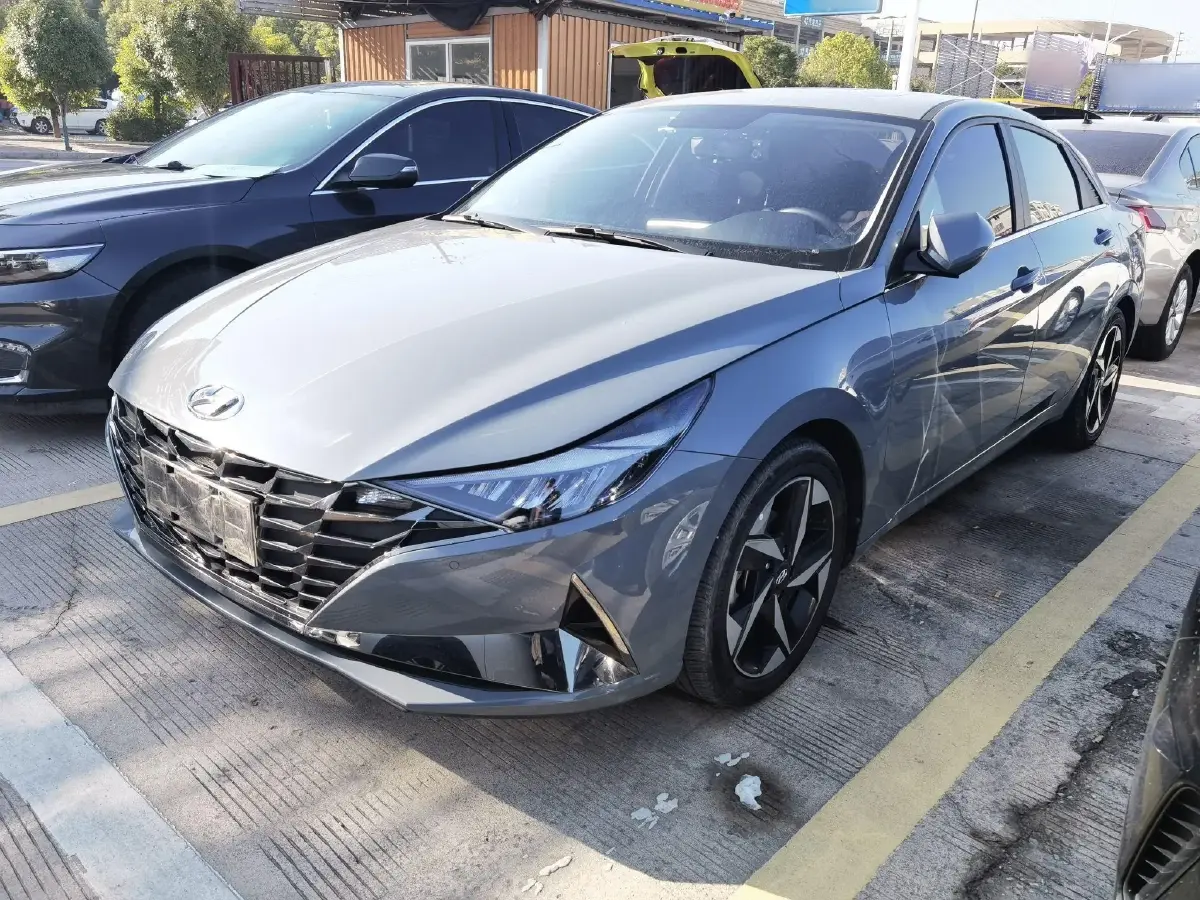 2022 Hyundai Elantra 1.5L 115HP L4 CVT