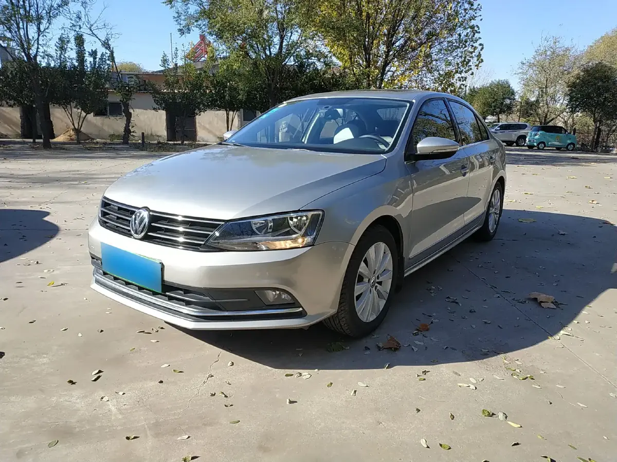 2015 Volkswagen Sagitar 1.6L 110HP L4 6AT