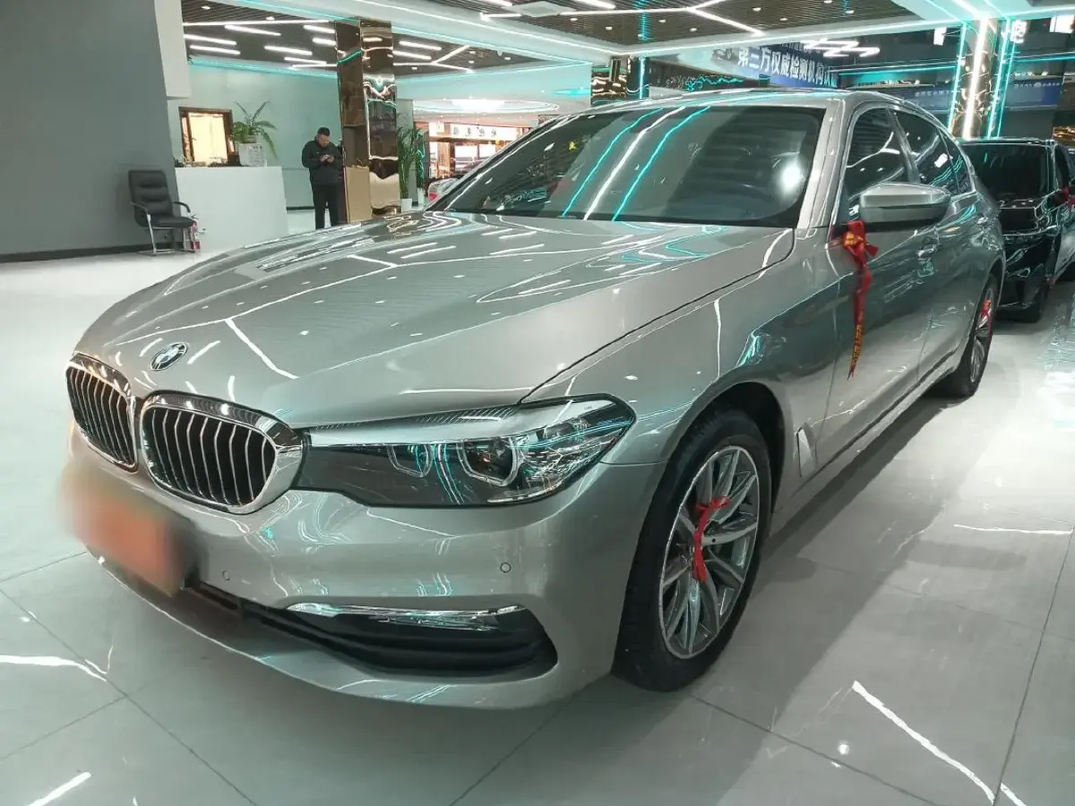 2018 BMW 5 Series 2.0T 224HP L4 8AT