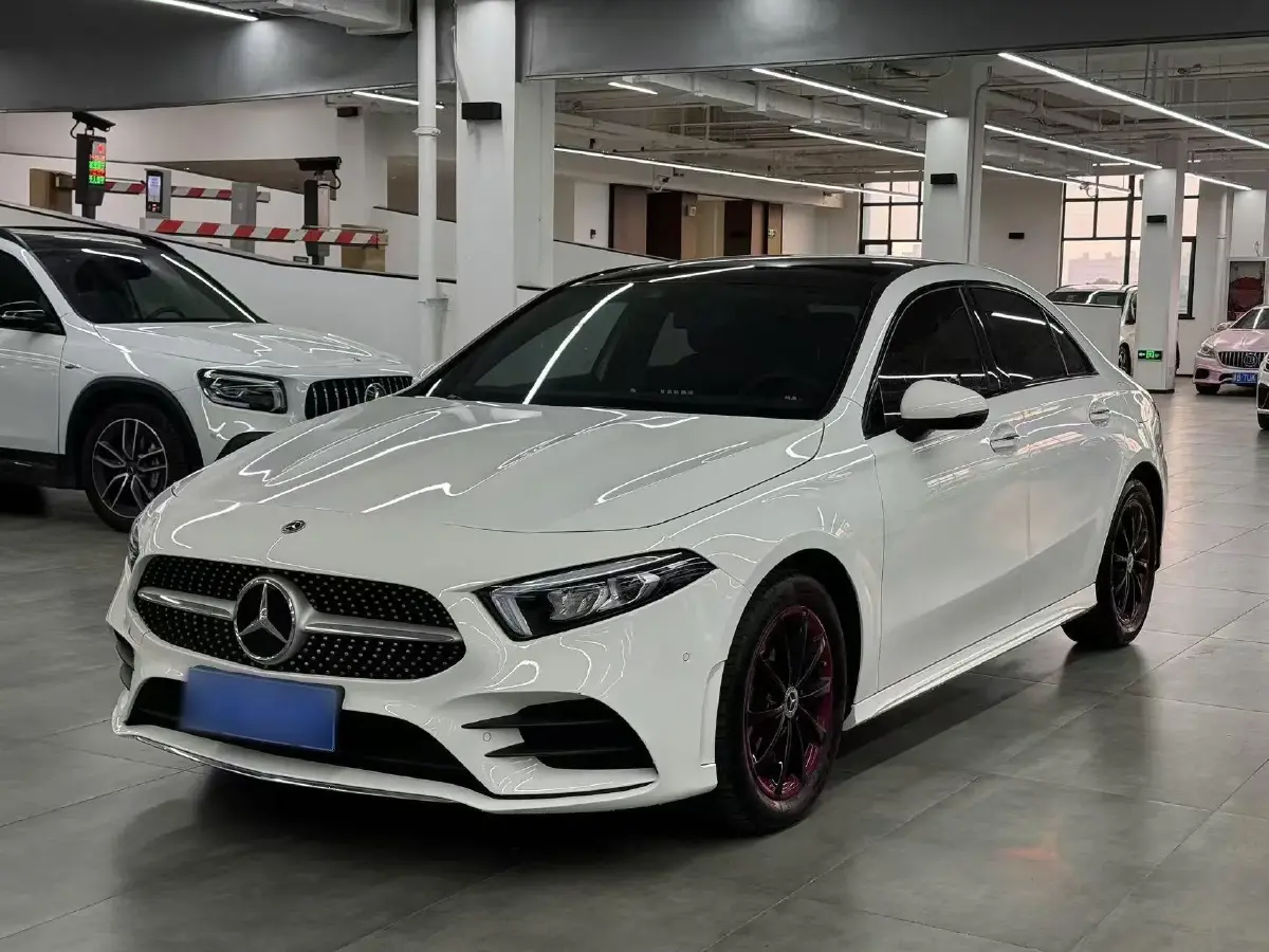 2020 Mercedes-Benz A Class 1.3T 163HP L4 7DCT