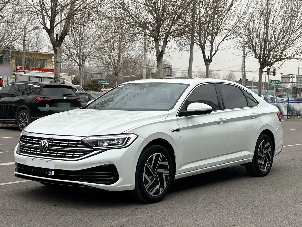 2023 Volkswagen Sagitar 1.2T 116HP L4 7DCT