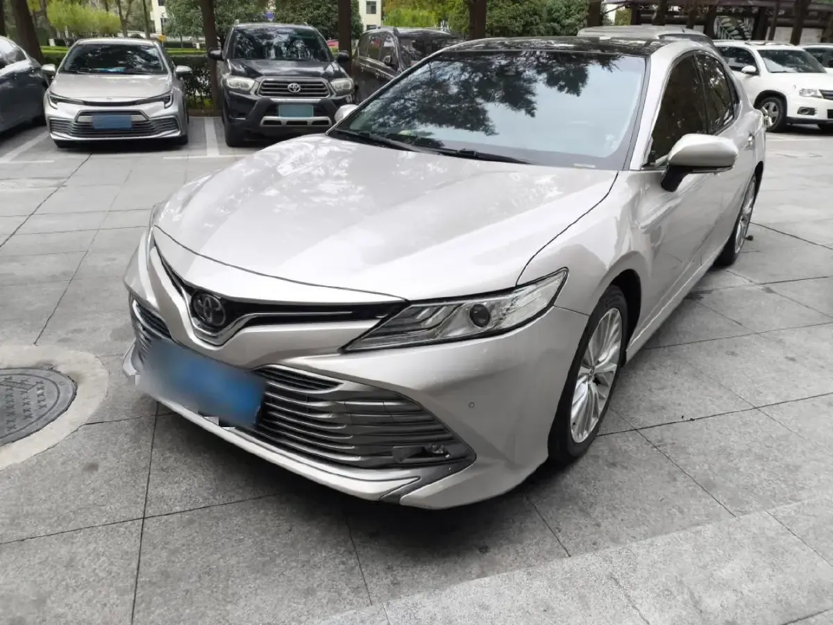 2019 Toyota Camry 2.5L 209HP L4 8AT