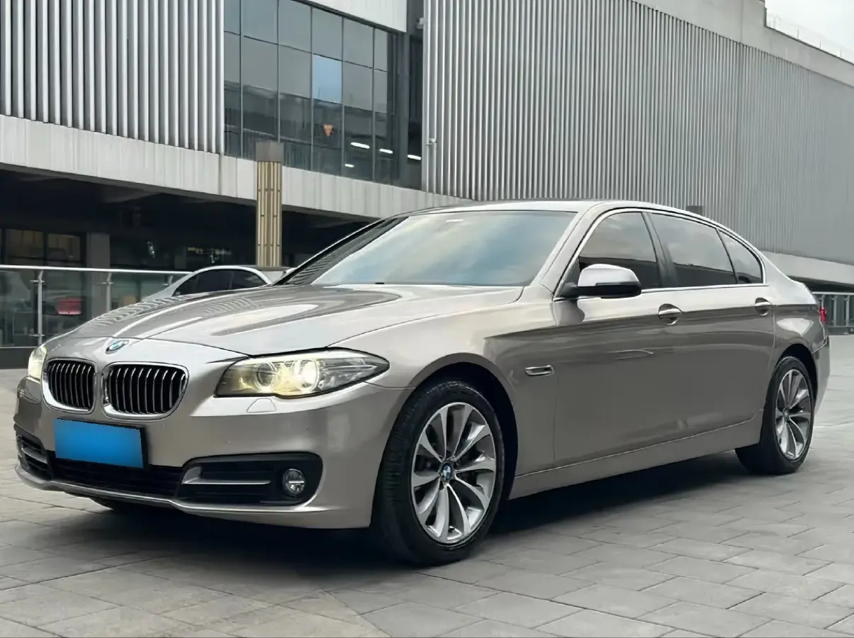 2017 BMW 5 Series 2.0T 245HP L4 8AT