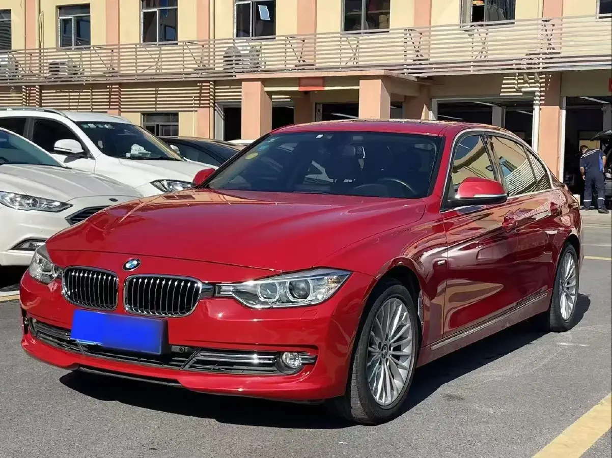 2013 BMW 3 Series 2.0T 184HP L4 8AT