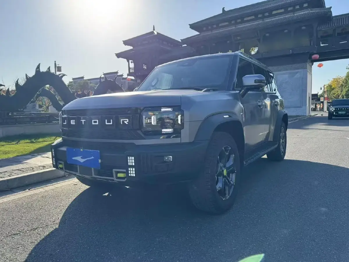 2023 Jetour Traveller 2.0T 254HP L4 7DCT