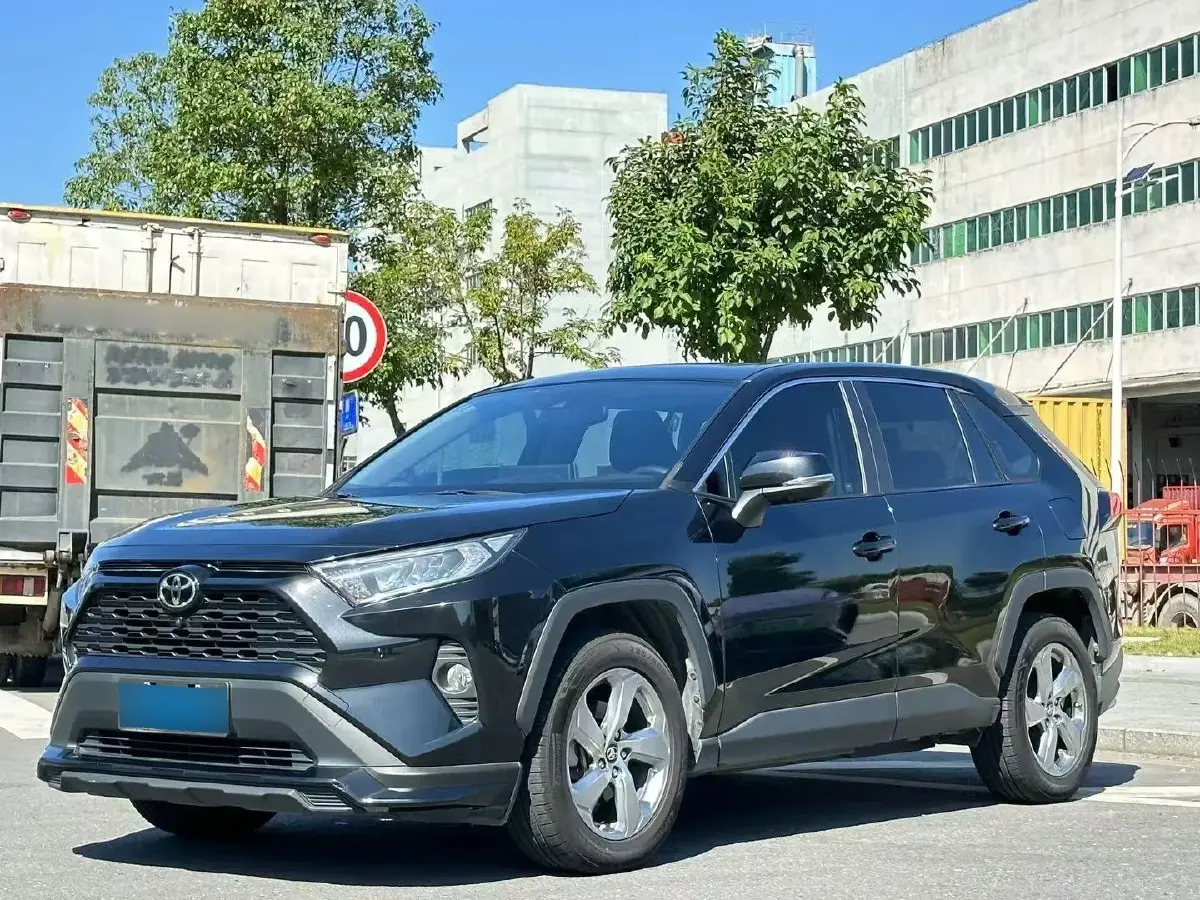 2020 Toyota RAV4 2.0L 171HP L4 CVT