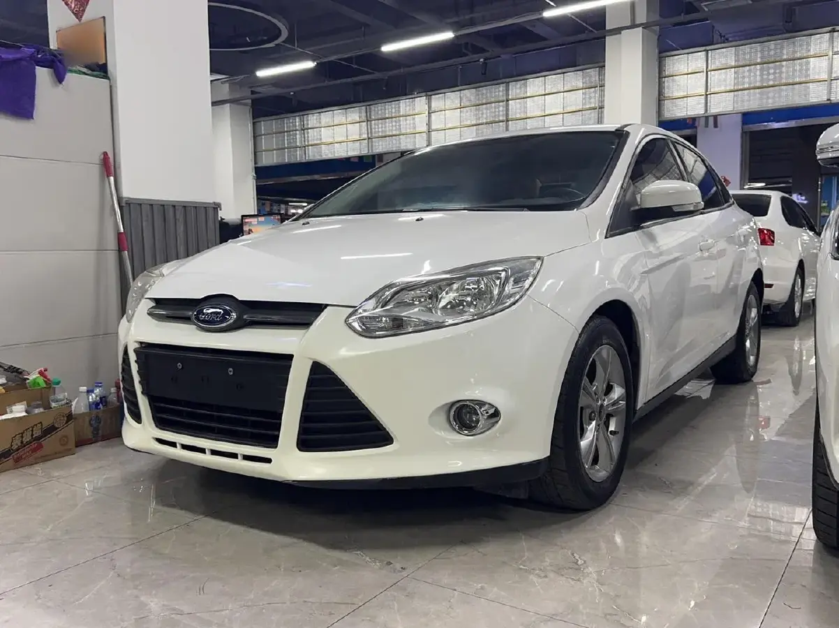 2012 Ford Focus 1.6L 125HP L4 6DCT